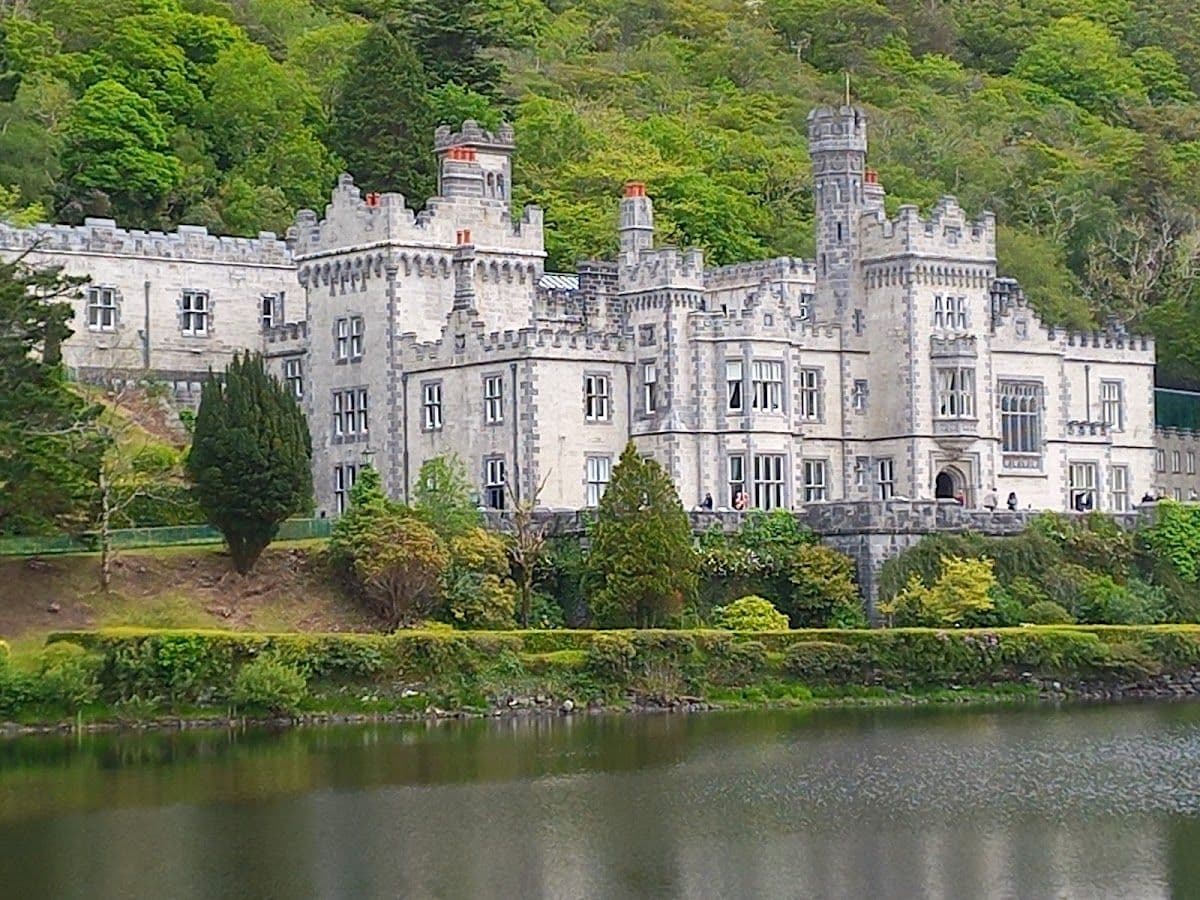 Scenic Connemara Day Tour from Galway with Kylemore Abbey/Connemara National Park