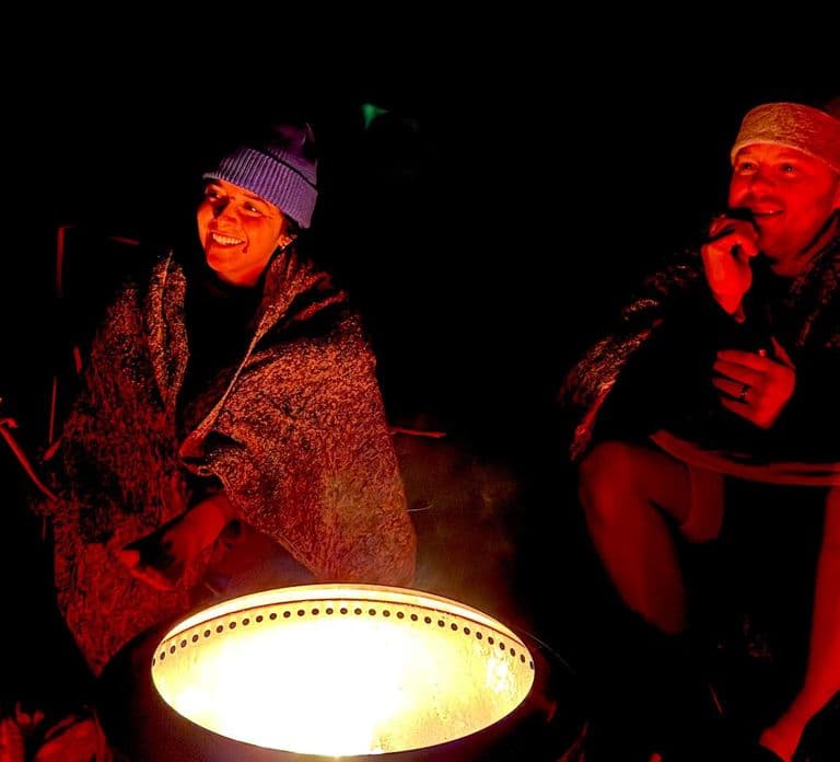 West Cork: Pływanie w bioluminescencji i opowieści
