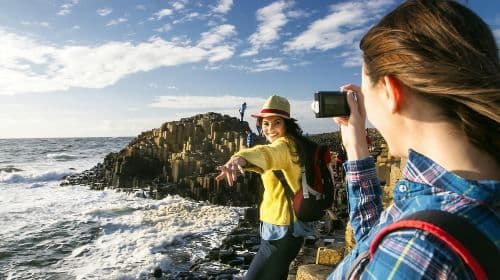 Belfast: Giant's Causeway Tour and 2-Day Open Top-Bus Tour