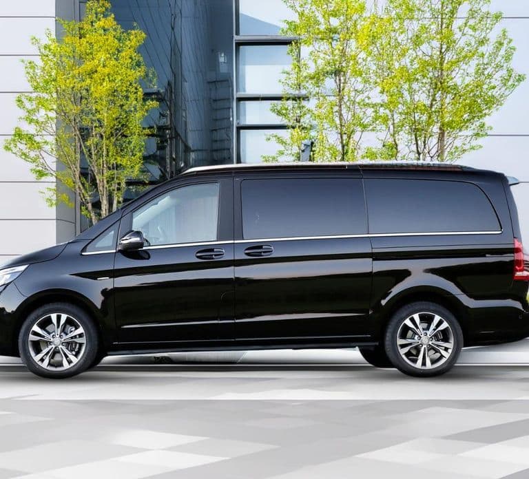 Billund : Private Transfer to/from Billund Airport and City
