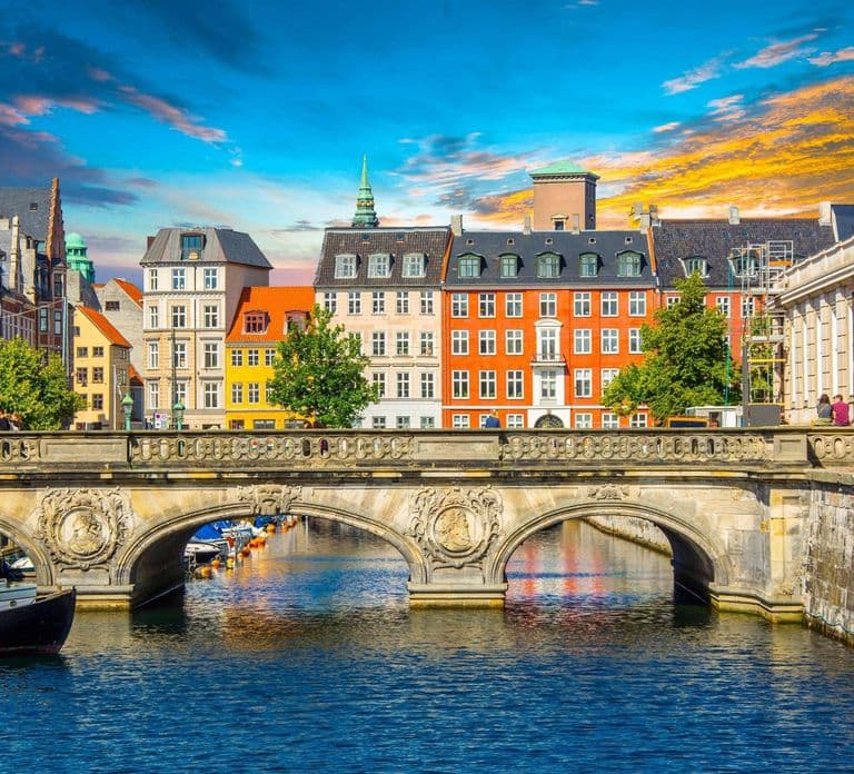 Copenhagen Old Town, Nyhavn, Canal Walking Tour & Christiana