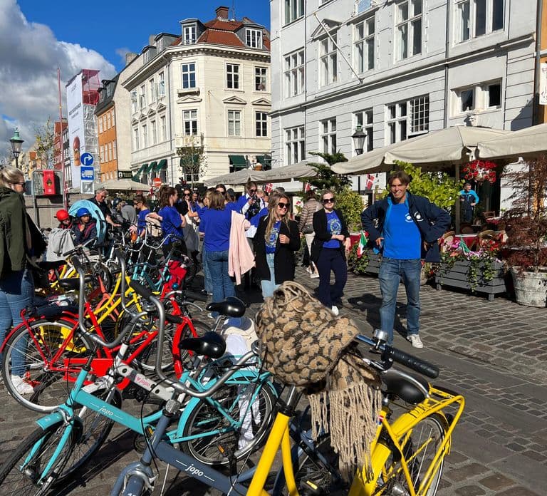 Copenhagen: City Highlights Guided Bike Tour