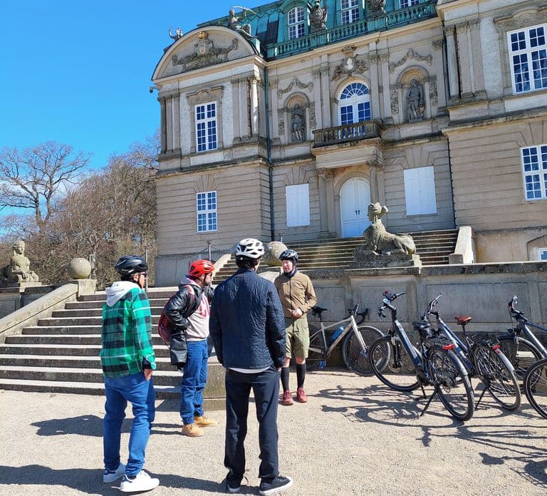 Copenhagen: Guided Tour Deer Park in Klampenborg