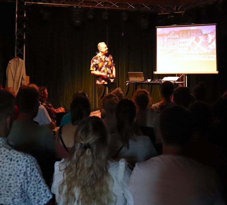 Copenhague: Cómo convertirse en danés en una hora | Un espectáculo de comedia