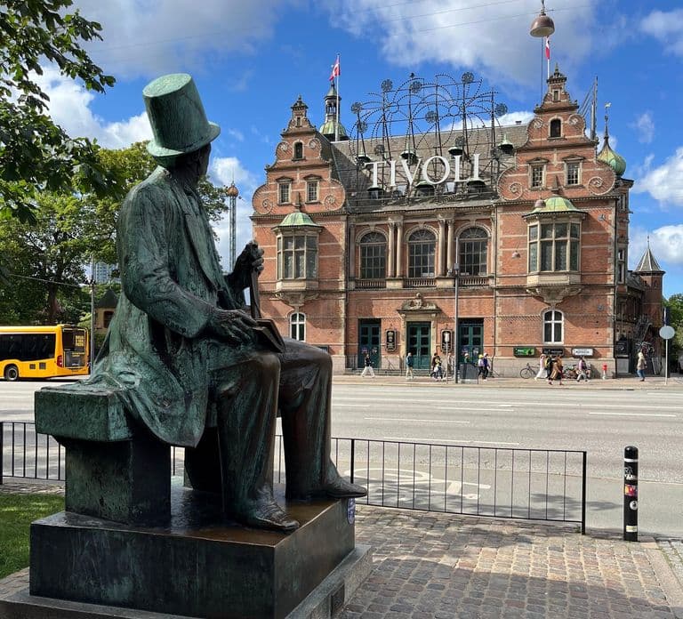 Mop in the heart of Copenhagen - private guided tour in French