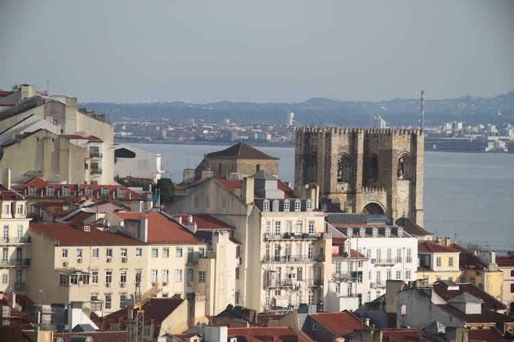 Old Lisbon Tour: Alfama and São Jorge Castle