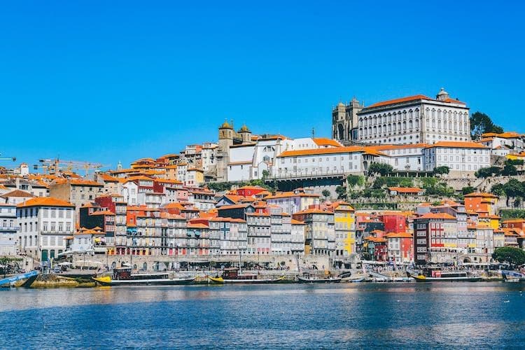 1-Hour Walking Tour of Porto with a Local