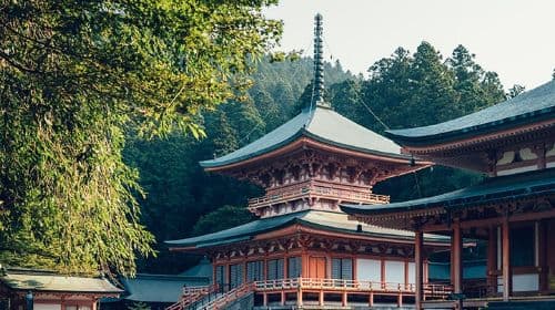 Jednodniowa wycieczka do świątyni Enryaku-ji na górze Hiei, Omihachiman oraz na iluminację czerwonych klonów w świątyni Kyorinbo