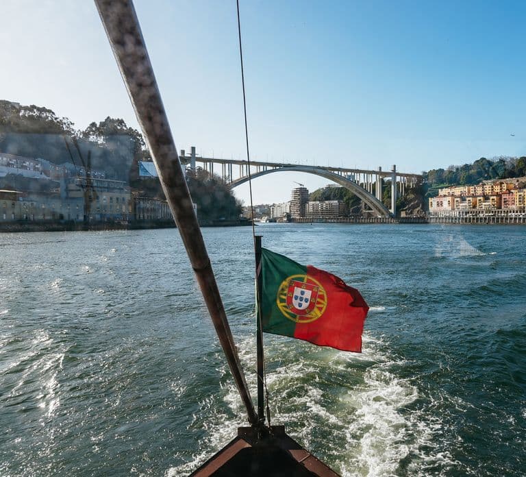 Porto: Rejs pod mostami z opcją zwiedzania piwnic z winem lub o zachodzie słońca