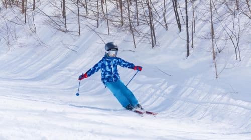 1-day tour to Kamui Ski Resort in Asahikawa, Hokkaido, Japan [Professional SAJ Chinese/English ski instructors | Small group lessons | Easy learning for beginners | Round-trip transfers from Sapporo c