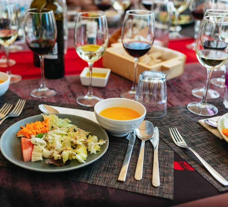 Porto: Valle del Douro con pranzo in cantina, degustazioni e crociera