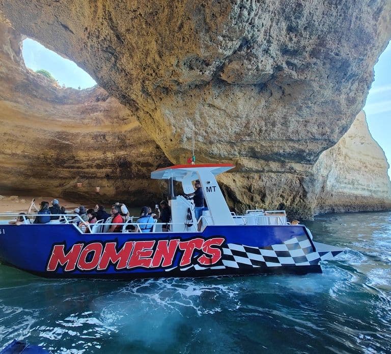 Albufeira: Benagil Caves & Dolphin Watching Speed Boat Tour