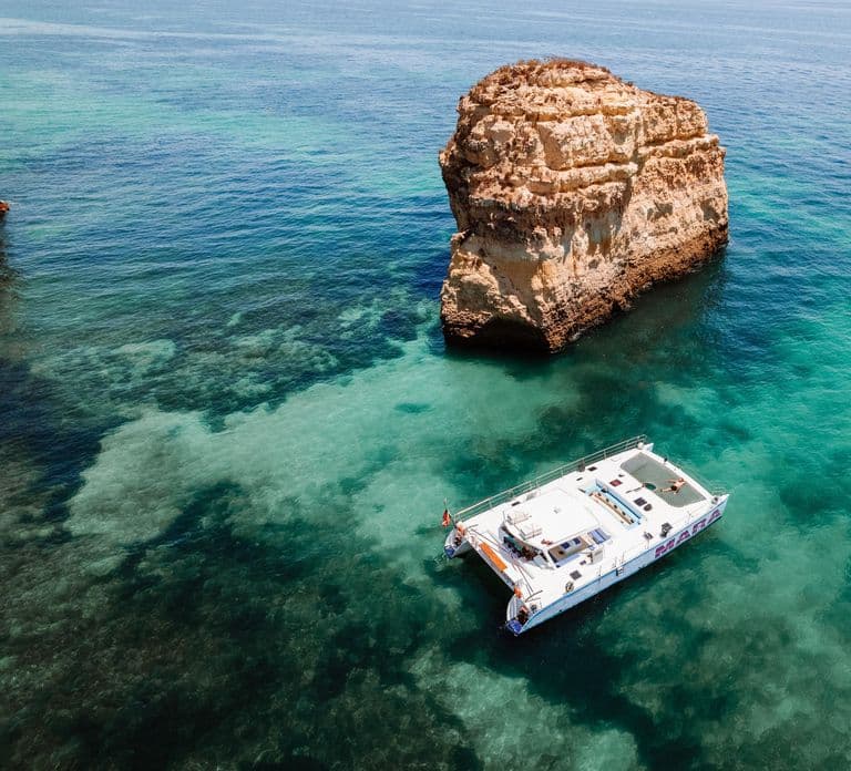 Albufeira: Katamaran-Kreuzfahrt mit BBQ & offener Bar am Strand