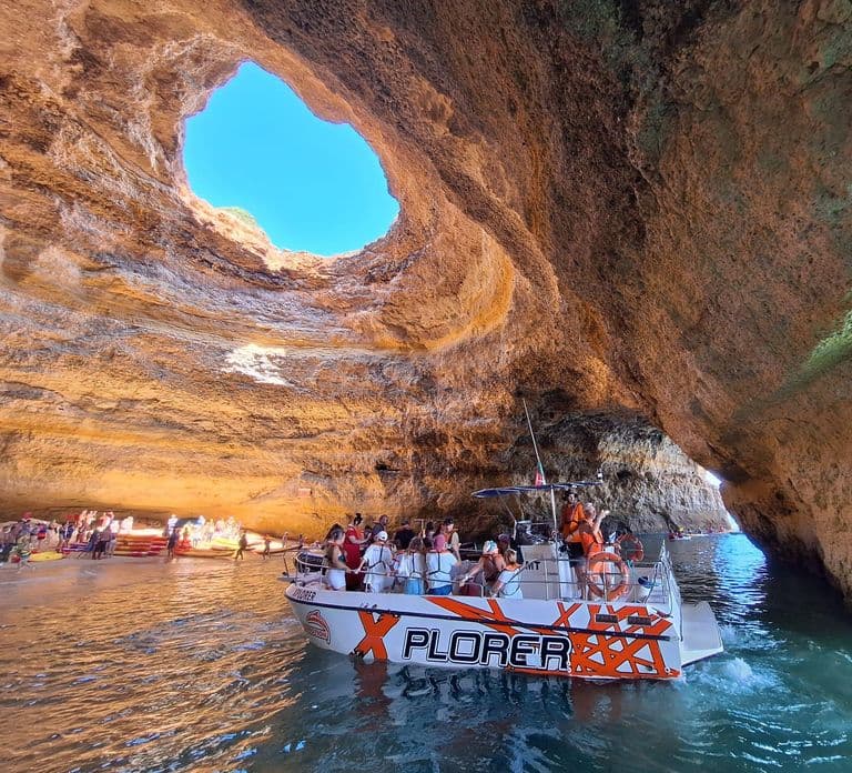 Albufeira: Dolphin Watching and Benagil Cave