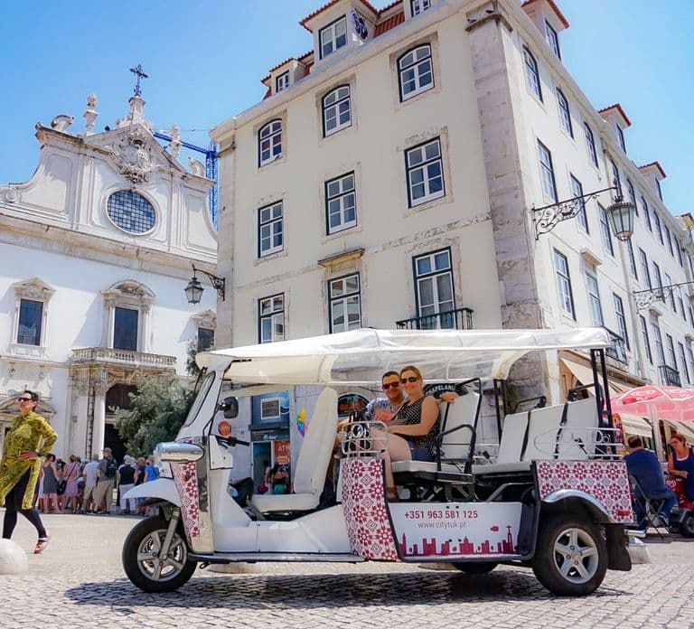 Lisbon: Private Guided Tuk-Tuk Tour with Hotel Pickup