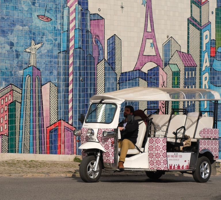 Lisboa: Passeio Privado de Tuk-Tuk com Guia e Busca no Hotel