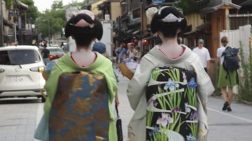 KYOTO: Templo Kiyomizu Pagoda Gion “Geisha” (Guía en italiano)