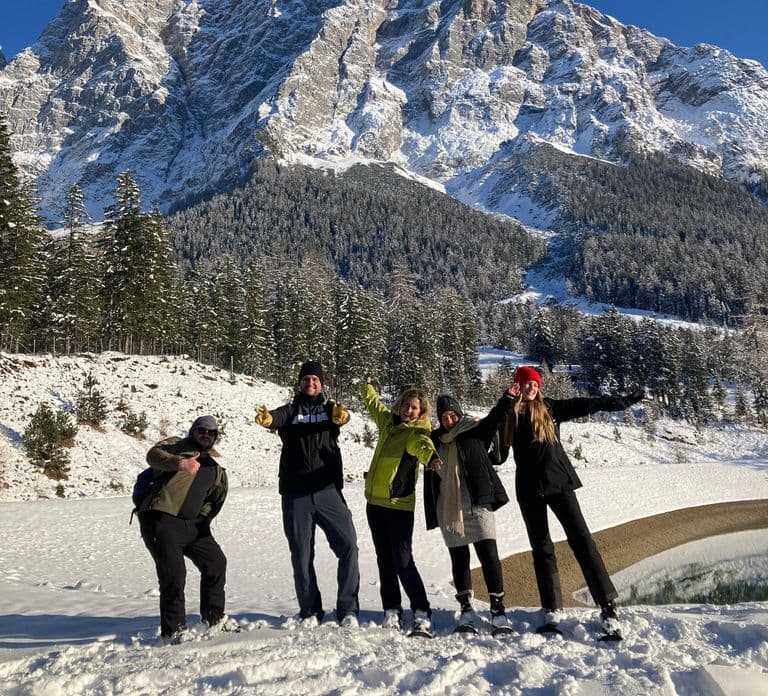 Ehrwald: Zugspitze Snowshoe Hiking Tour with Mountain Views