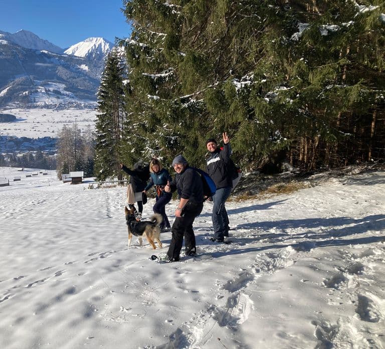 Ehrwald: Excursión con raquetas de nieve en el Zugspitze con vistas a la montaña