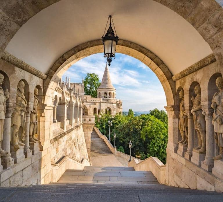 From Vienna: Budapest Small-Group Guided Day Tour