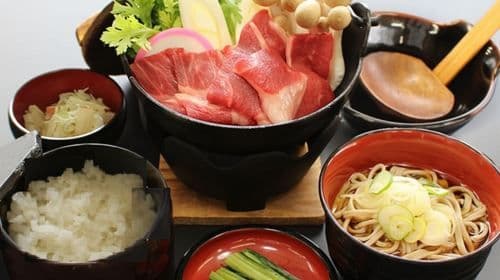 Jednodniowa wycieczka z Tokio do parku małp śnieżnych z lunchem sukiyaki (przewodnik anglojęzyczny) Wycieczki jednodniowe