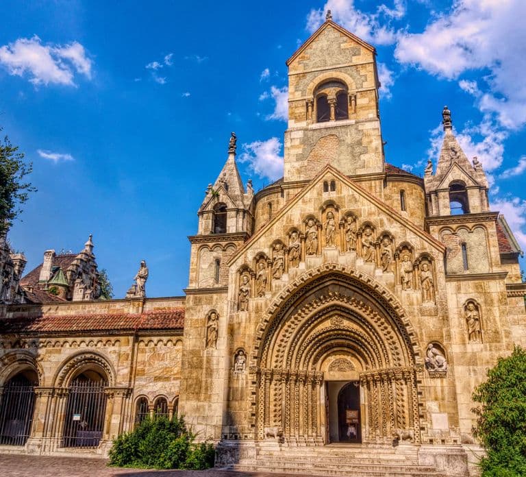 All day private trip : Vienna to Budapest & back, in English
