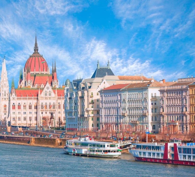 All day private trip : Vienna to Budapest & back, in English