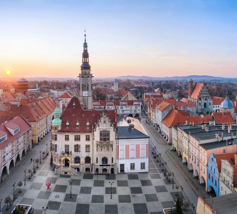 From Vienna: Bratislava& Budapest Day Tour with Photographer