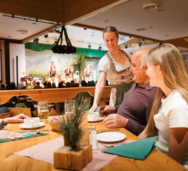 Tyrolean Evenings Family Gundolf in Innsbruck