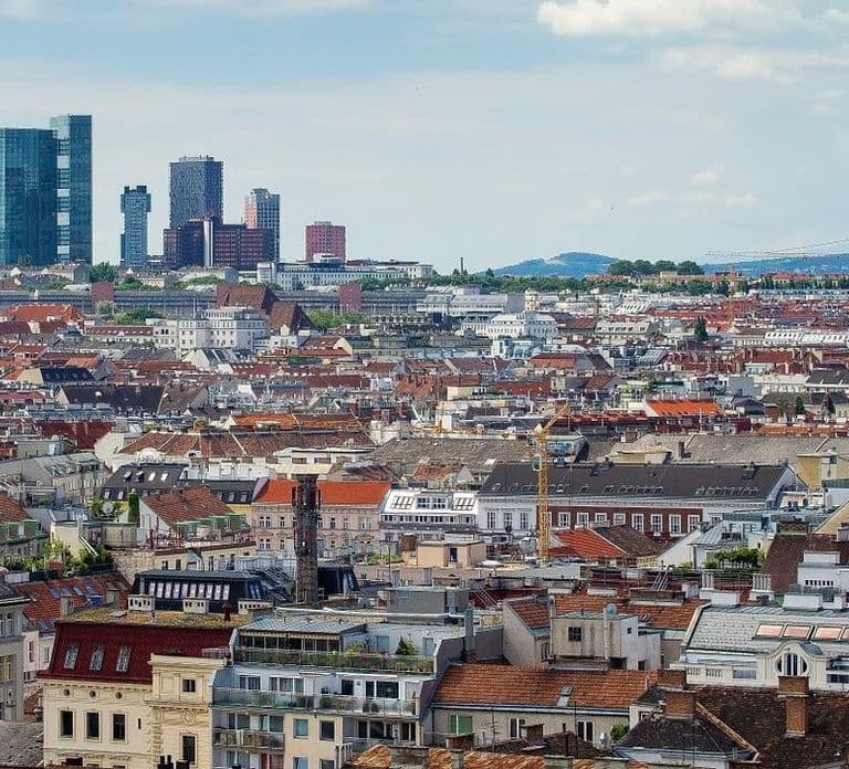 Vienna:Private & Customizable Budapest Day Trip with a Local