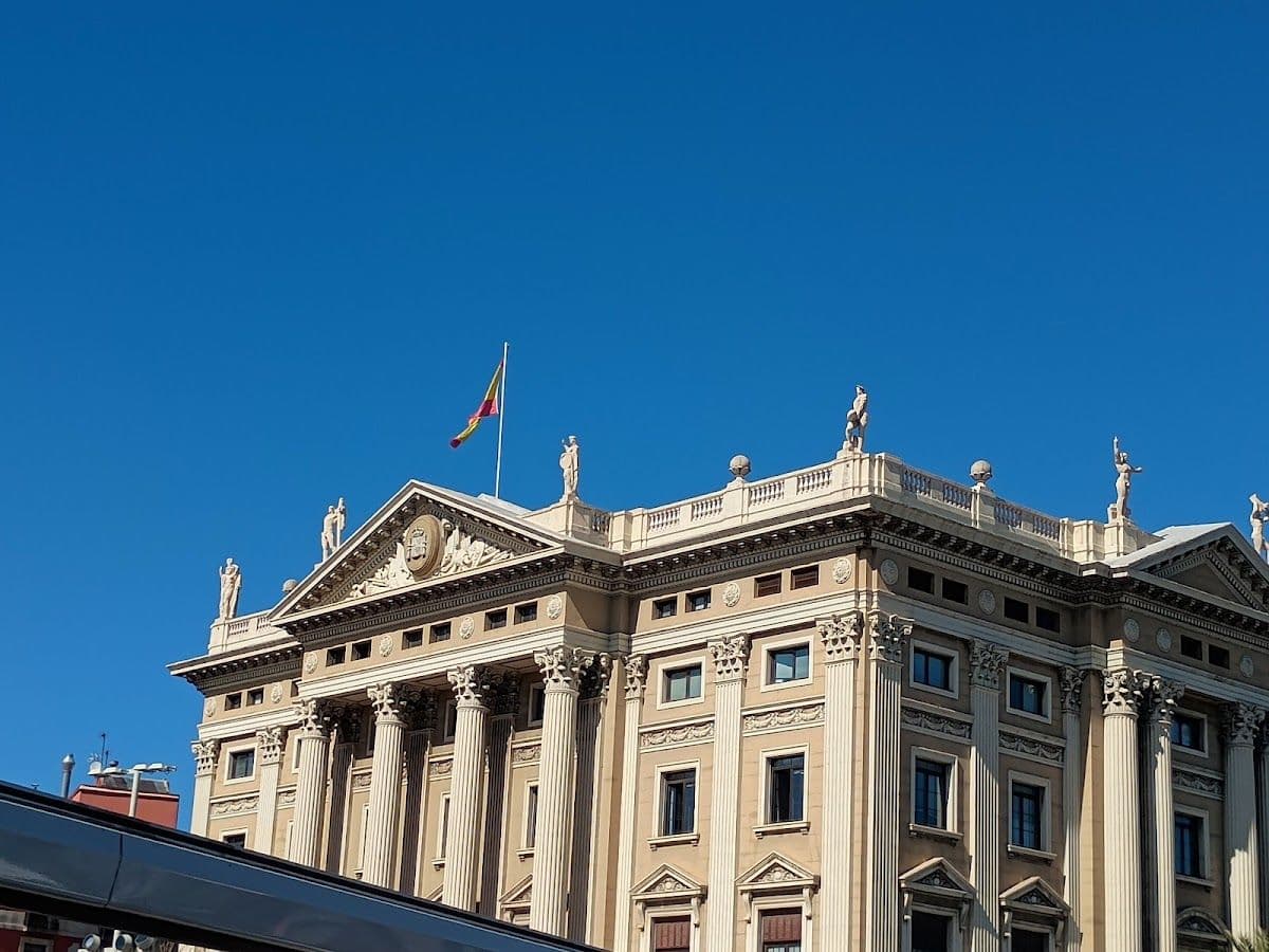 Barcelona Bus Turistic: 1 or 2 Day Hop-On-Hop-Off Tour
