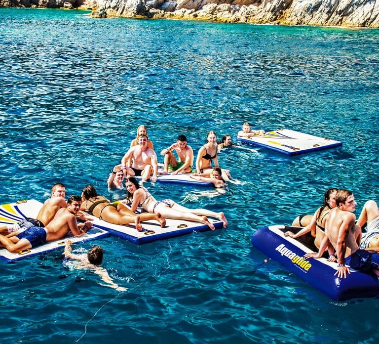 Lloret de Mar: Crociera in catamarano con barbecue e bevande