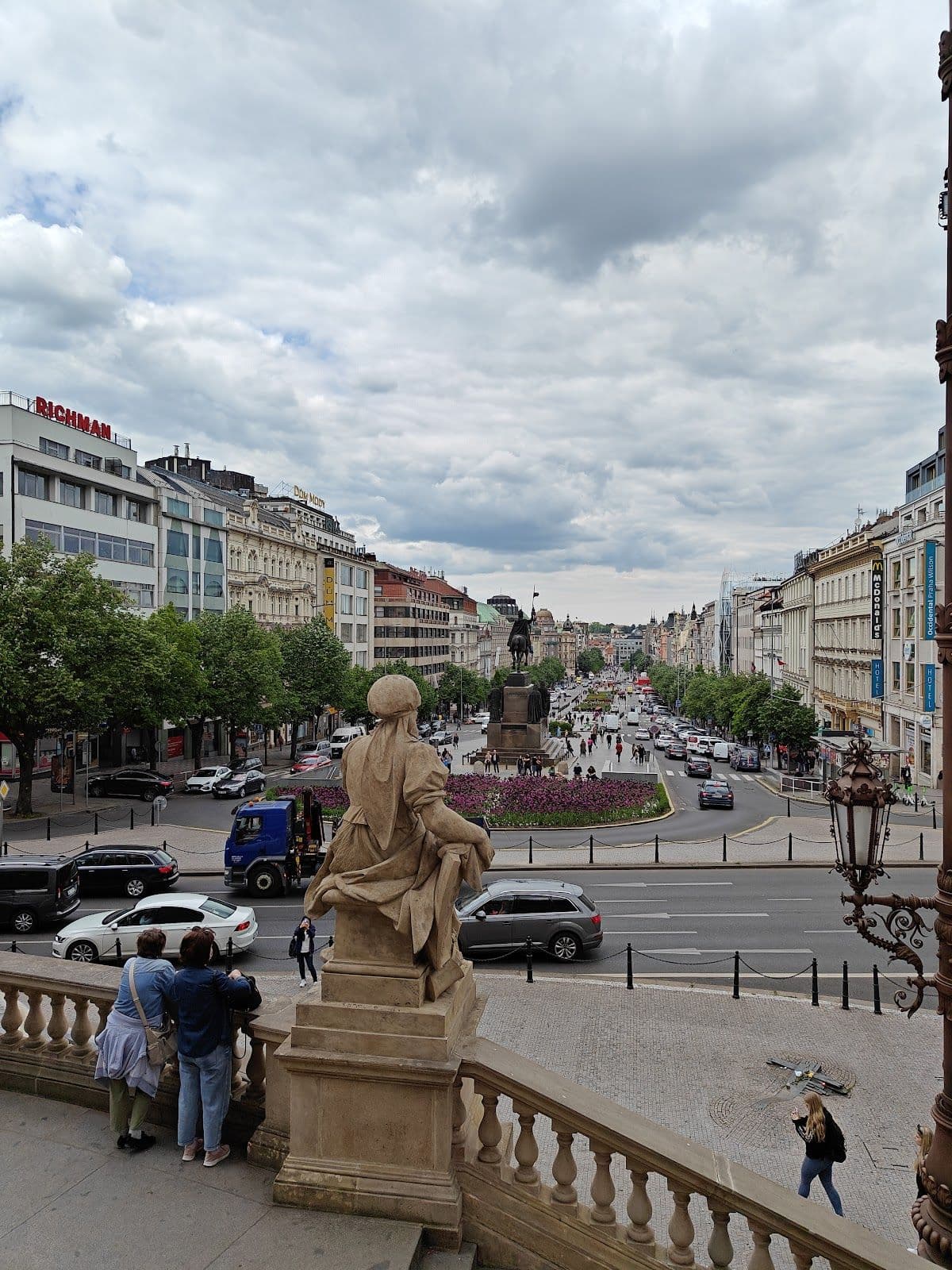 Introductory Tour of Prague Castle with Skip-The-Line Ticket