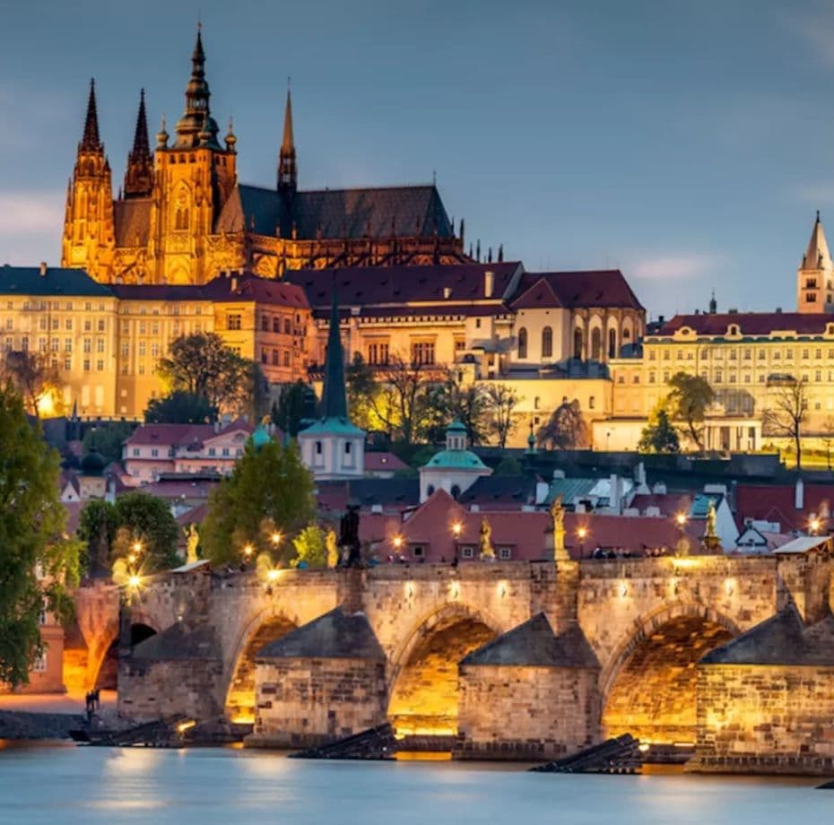 Prague Castle and Royal District: Guided Tour with a Historian