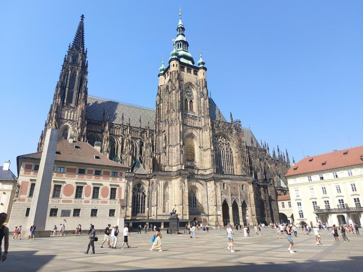 Prague Castle Skip-The-Line Tickets and Minibus Transfer
