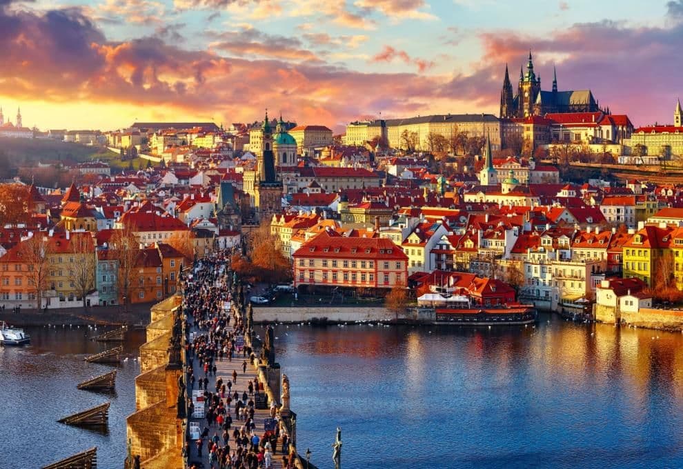 Prague City Tour with Castle, Changing of the Guard and AR Tour App
