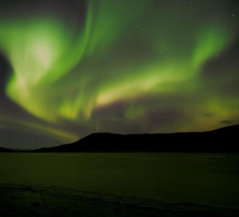 Iceland: Private Northern Lights Tour with Champagne