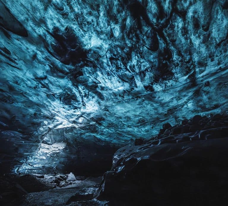 Premium Blue Ice Cave Tour - sopa quente e bebida quente inclusas.