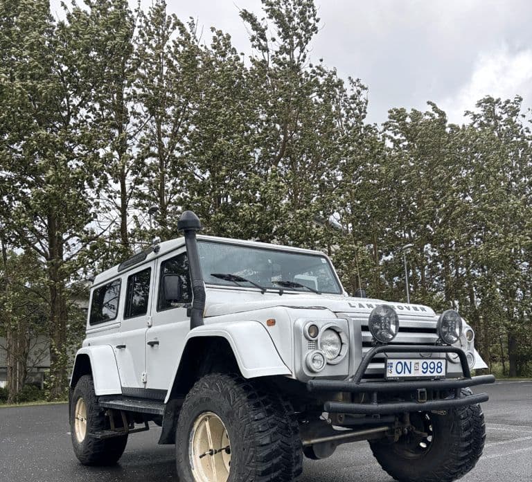 Private Super Jeep Tour to Landmannalaugar Highlands