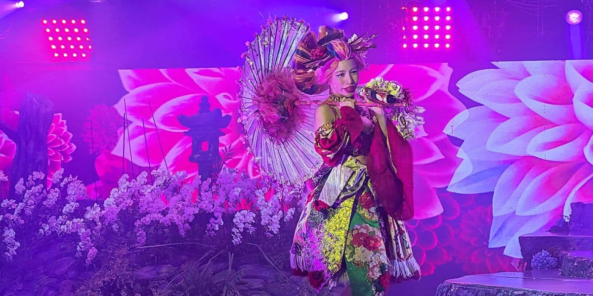 Tokyo Shinjuku: Some Shows! Samurai Restaurant Time Ticket Reservation (2 hours 10 minutes)