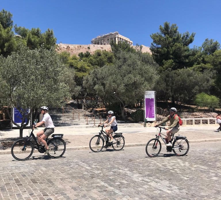Atenas: Tour en bicicleta eléctrica para grupos pequeños por los lugares históricos más destacados