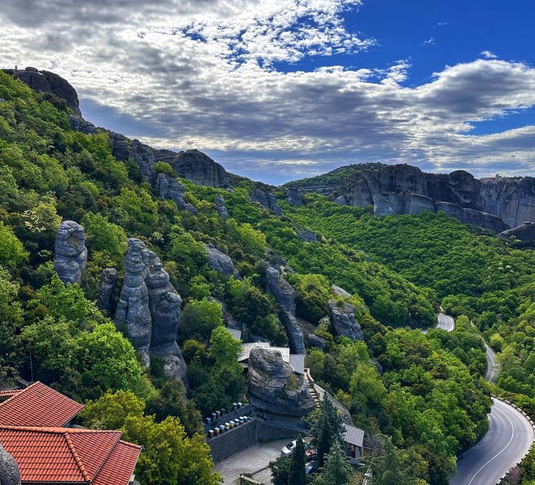 Desde Atenas: viaje de 2 días a Meteora con transporte y hotel