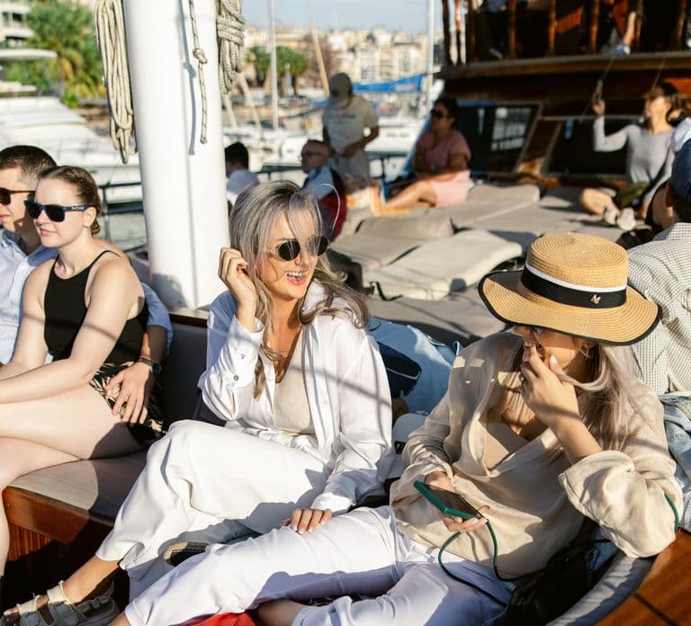 Half-Day Athens Cruise: Swim Stop,Lunch, and Drinks Included