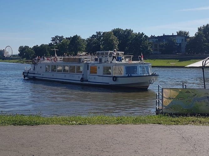 1-Hour Krakow Vistula River Cruise with Audio Guide
