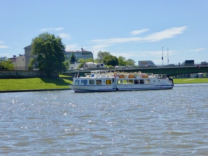 1-Hour Krakow Vistula River Cruise with Audio Guide