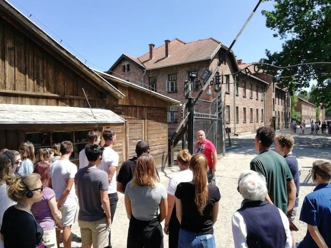 Auschwitz-Birkenau Guided Tour and Pickup from Krakow