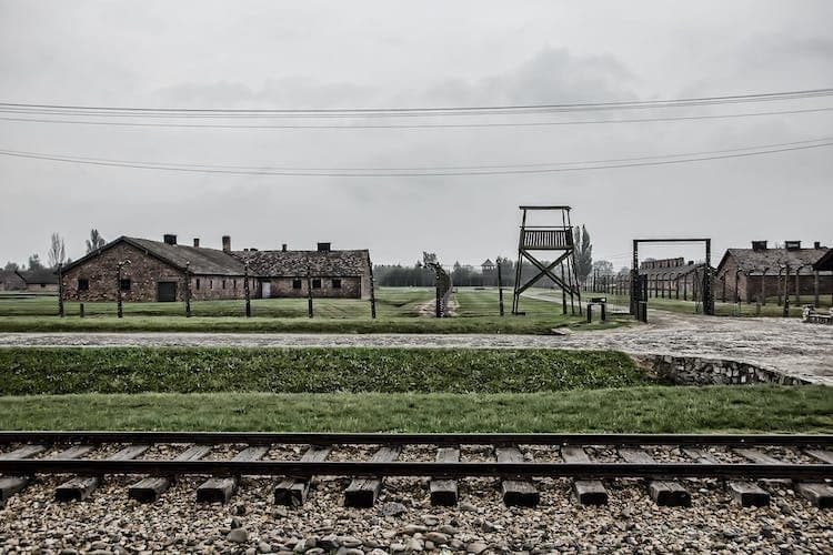 Auschwitz-Birkenau Guided Tour with Pick-up from Krakow