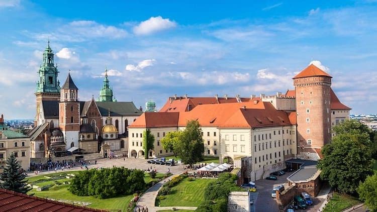 Wawel Castle, Cathedral and Rynek Underground Guided Tour with Lunch