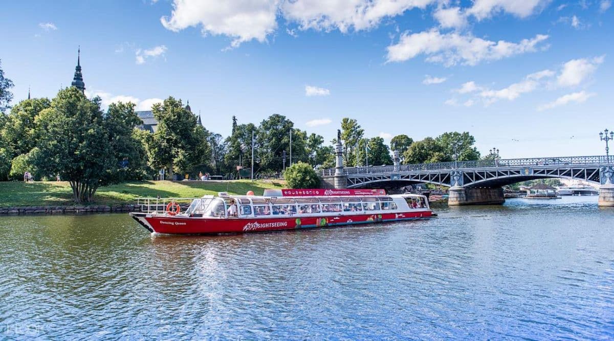 The Royal Bridges and Canal Cruise Tour in Stockholm