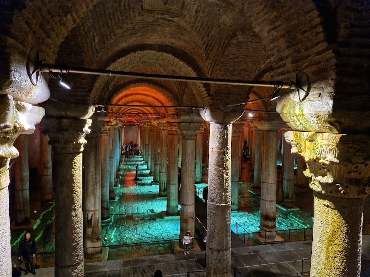 Hagia Sophia, Topkapi Palace and Basilica Cistern Istanbul tour